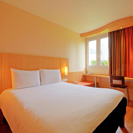 Ibis Poitiers Beaulieu Hotel Room photo